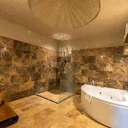 Majestic Cave House Hotel