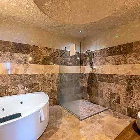Majestic Cave House Hotel 4*