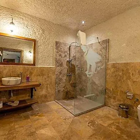 Hotel Majestic Cave House 4*